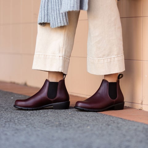 BLUNDSTONE 2176 WOMEN S SERIES LOW HEEL BOOT IN SHIRAZ LEATHER 8 AUS