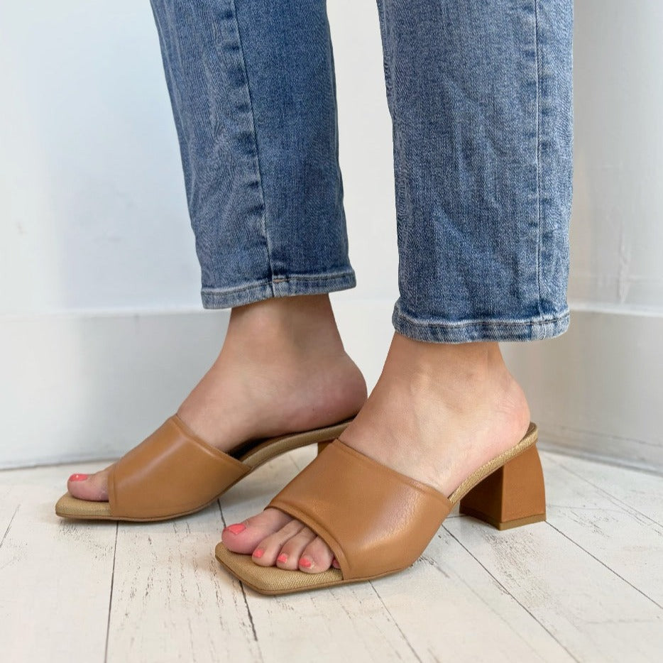 ANGEL ALARCON - RADY HEELED SANDAL IN TAN LEATHER