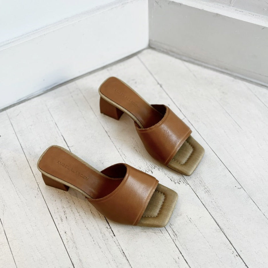 ANGEL ALARCON - RADY HEELED SANDAL IN TAN LEATHER