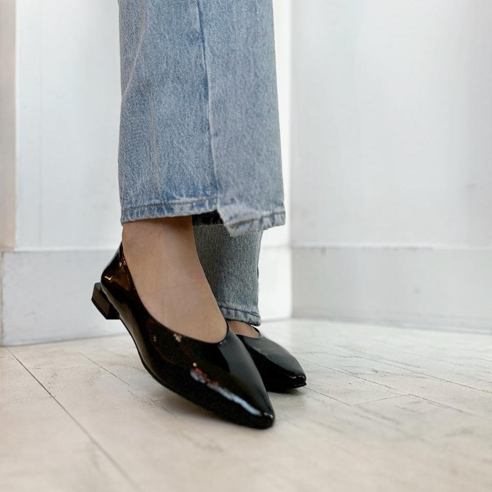 ANGEL ALARCON - NAYU FLAT IN BLACK PATENT LEATHER