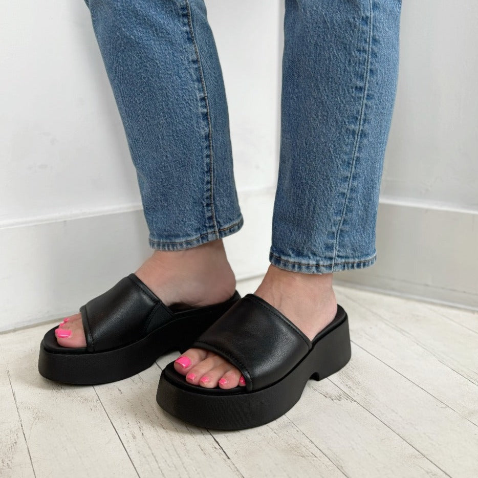 CAMPER - TASHA SLIDE SANDAL K201664-001 IN BLACK LEATHER