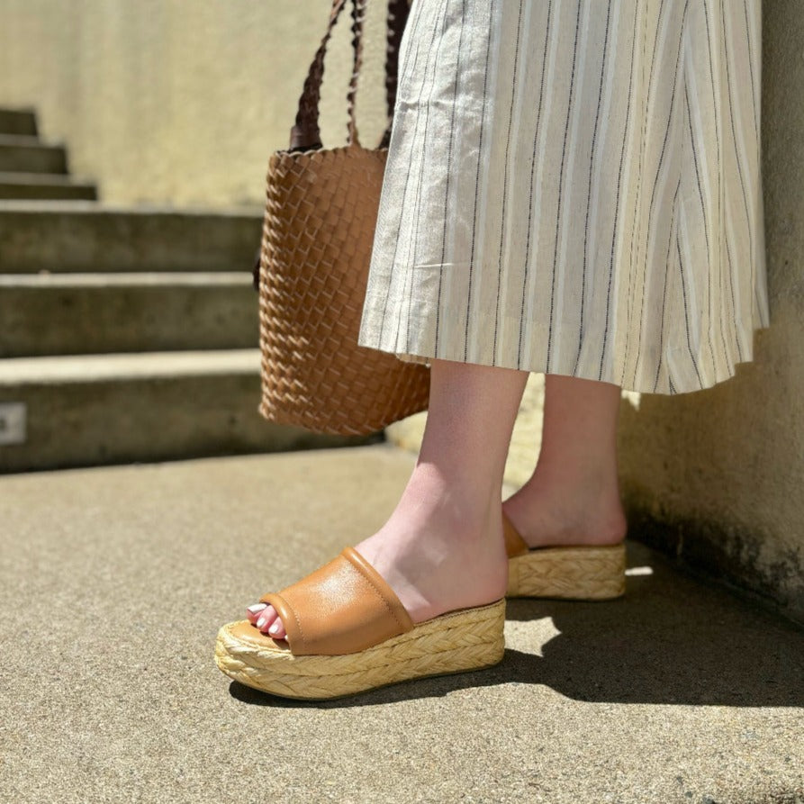 DOLCE VITA - CHAVI PLATFORM SANDAL IN TAN LEATHER