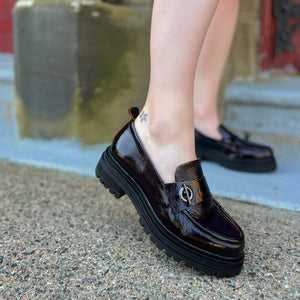 MIZ MOOZ - LORAINE LOAFER IN BORDEAUX PATENT LEATHER