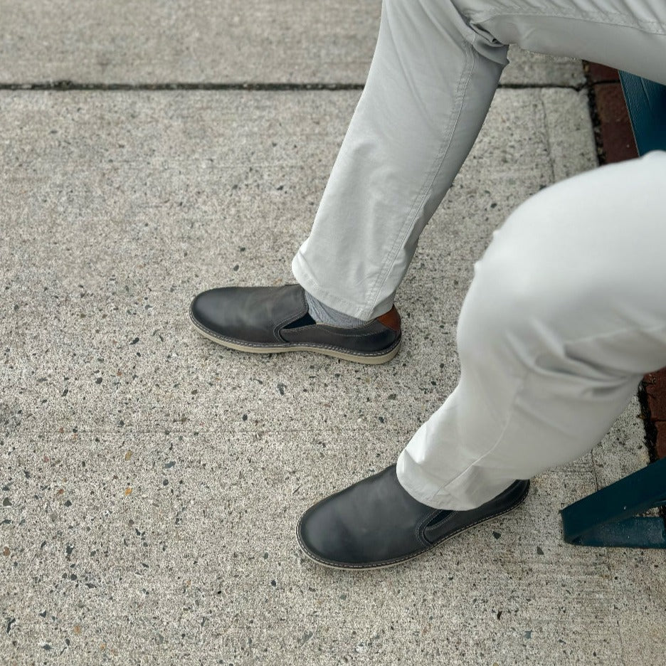 JOHNSTON & MURPHY - MCGUFFEY SLIP ON IN GRAY LEATHER