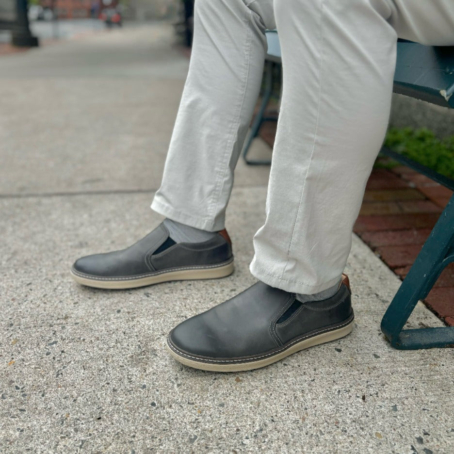 JOHNSTON & MURPHY - MCGUFFEY SLIP ON IN GRAY LEATHER