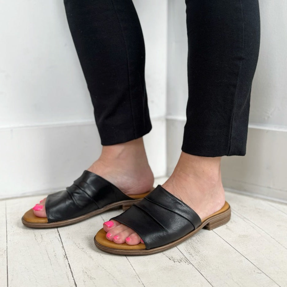 MIZ MOOZ - DELILAH SLIDE SANDAL IN BLACK LEATHER