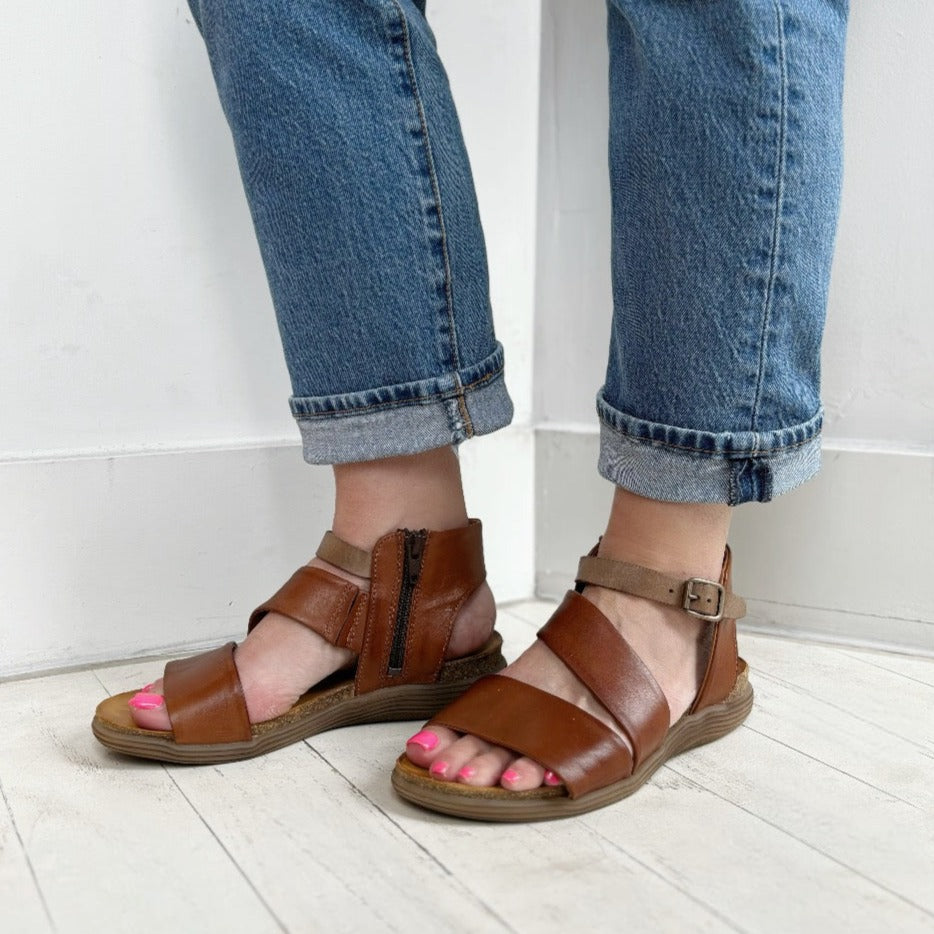 MIZ MOOZ - MEADOW SANDAL IN BRANDY LEATHER