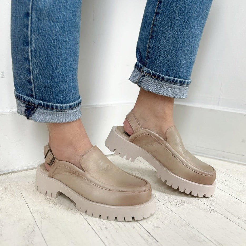 MIZ MOOZ - VIOLET MULE IN CREAM LEATHER