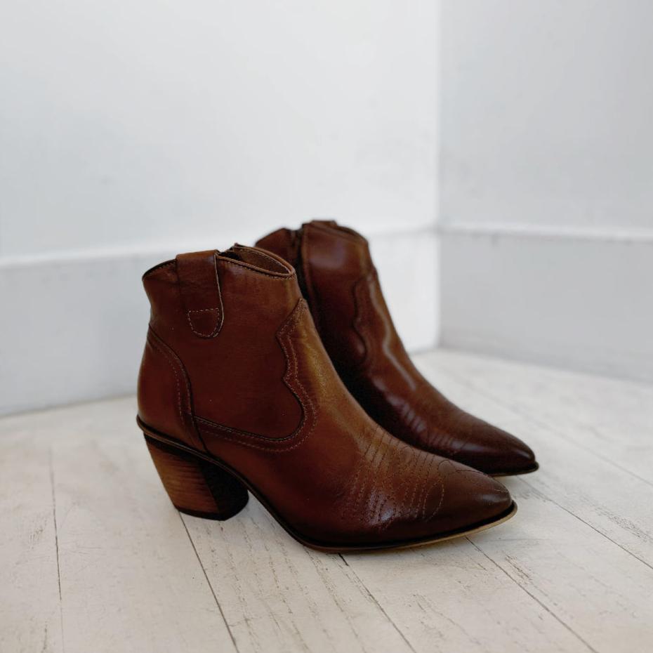 MIZ MOOZ - JINA WESTERN BOOTIE IN BRANDY ANTIQUE LEATHER