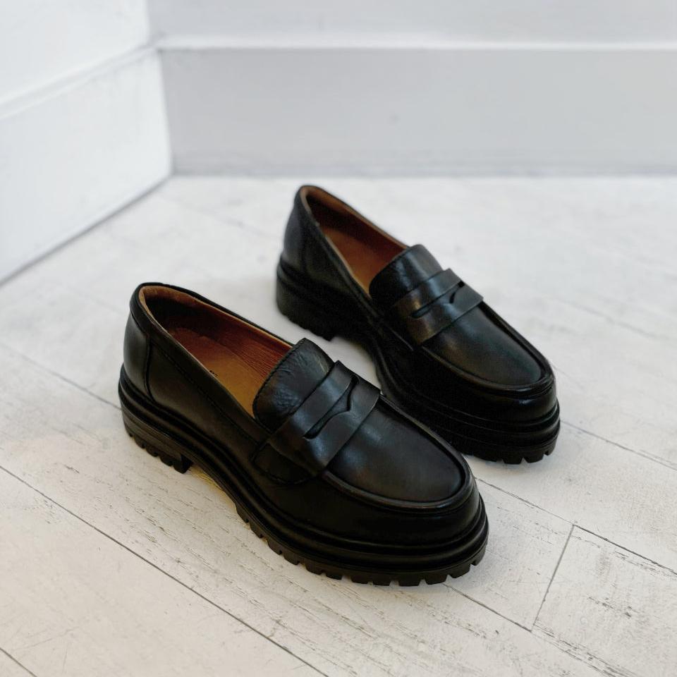 MIZ MOOZ - LEGEND LOAFER IN BLACK LEATHER