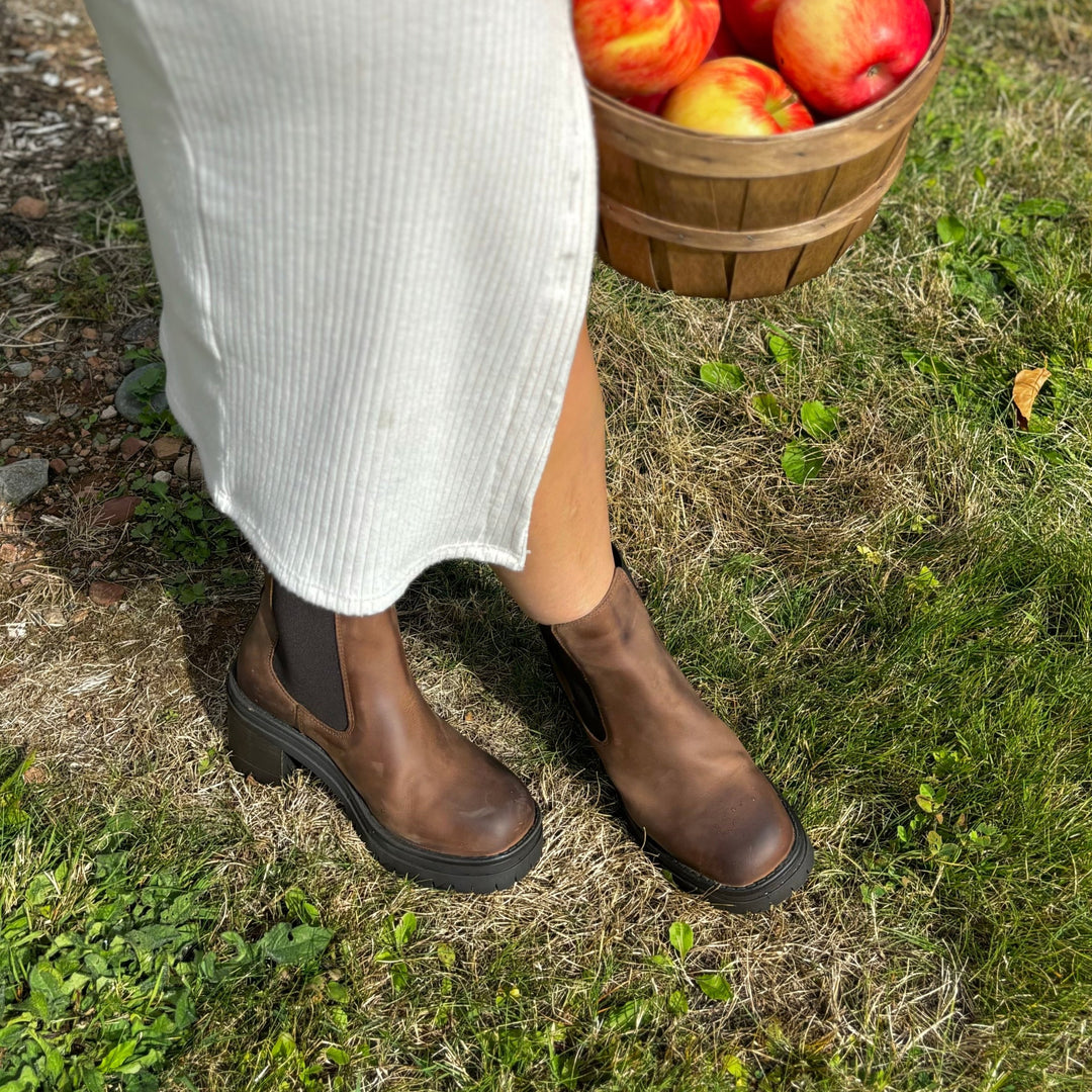 MIZ MOOZ - RITZY BOOT IN CHOCOLATE NUBUCK