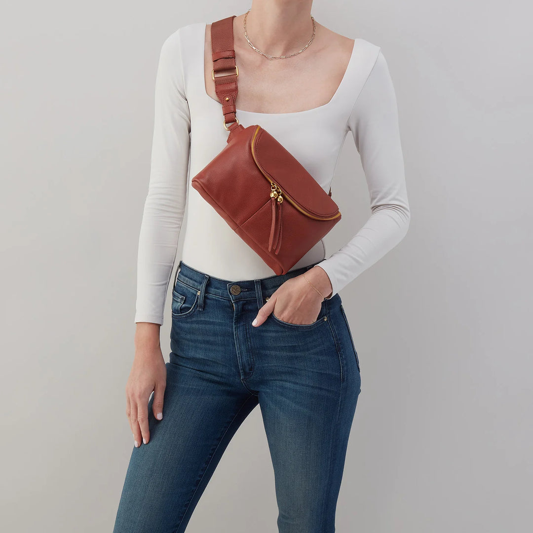 HOBO - FERN LARGE BELT BAG IN RUST PEBBLED LEATHER