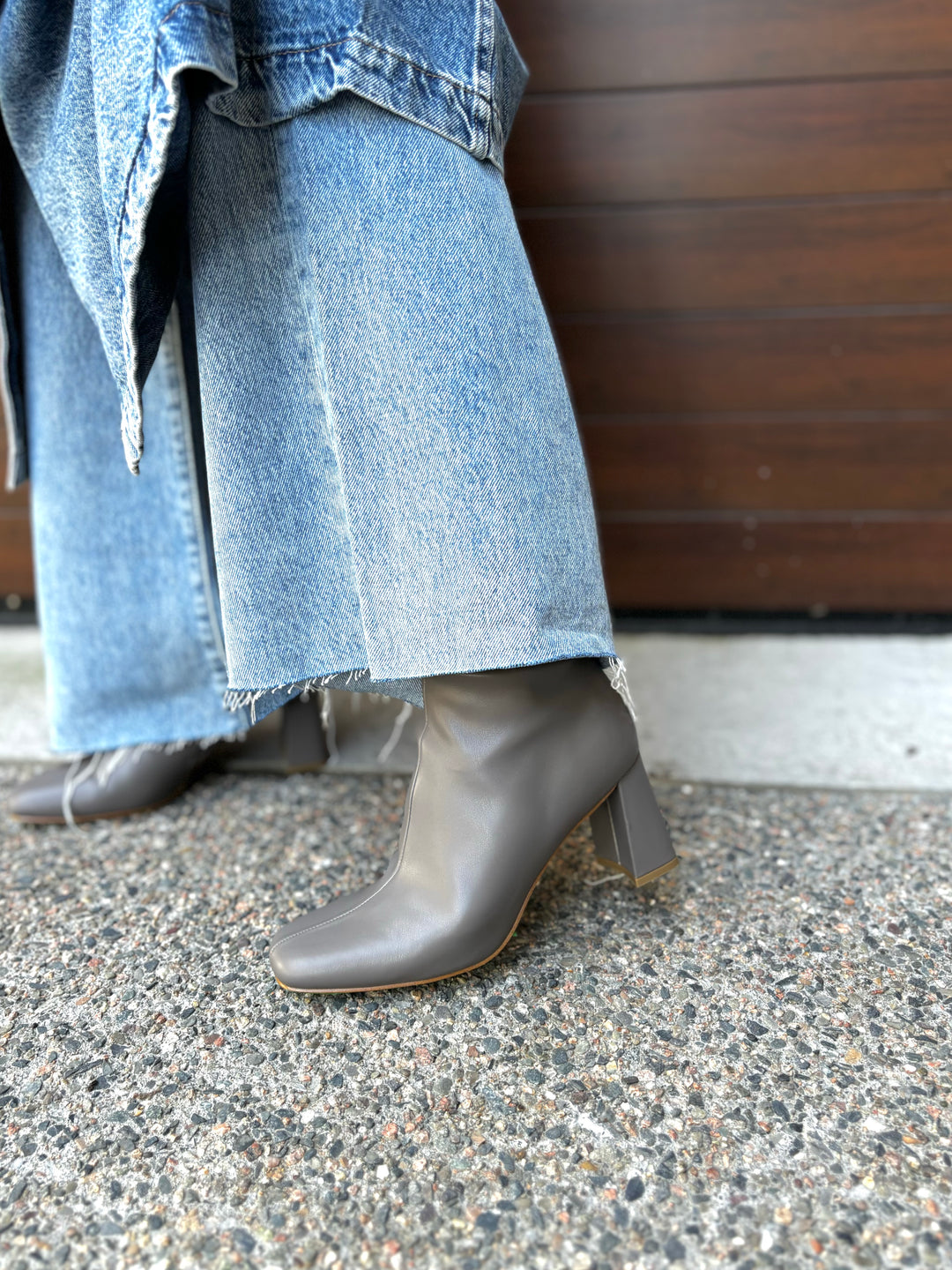 STEVE MADDEN - HUSH BOOTIE IN TAUPE SYNTHETIC LEATHER