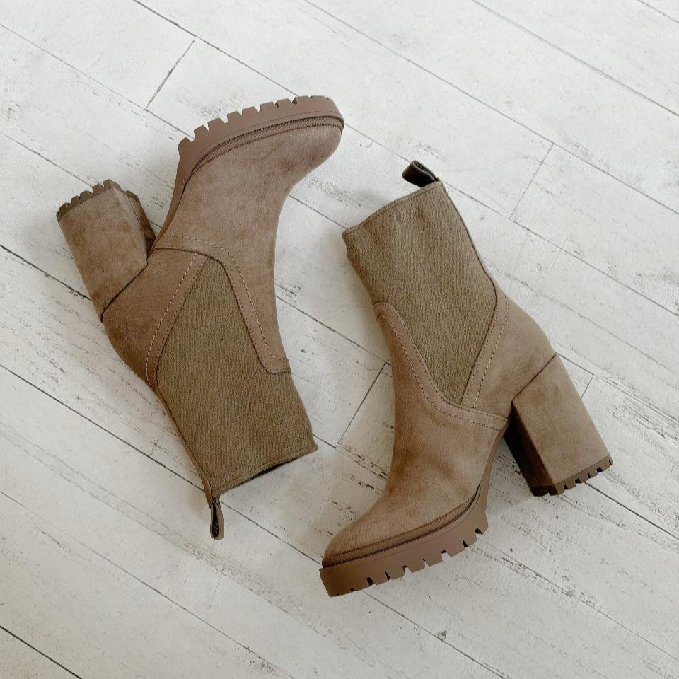 STEVE MADDEN - SAHLY BOOT IN MUSHROOM SYNTHETIC SUEDE