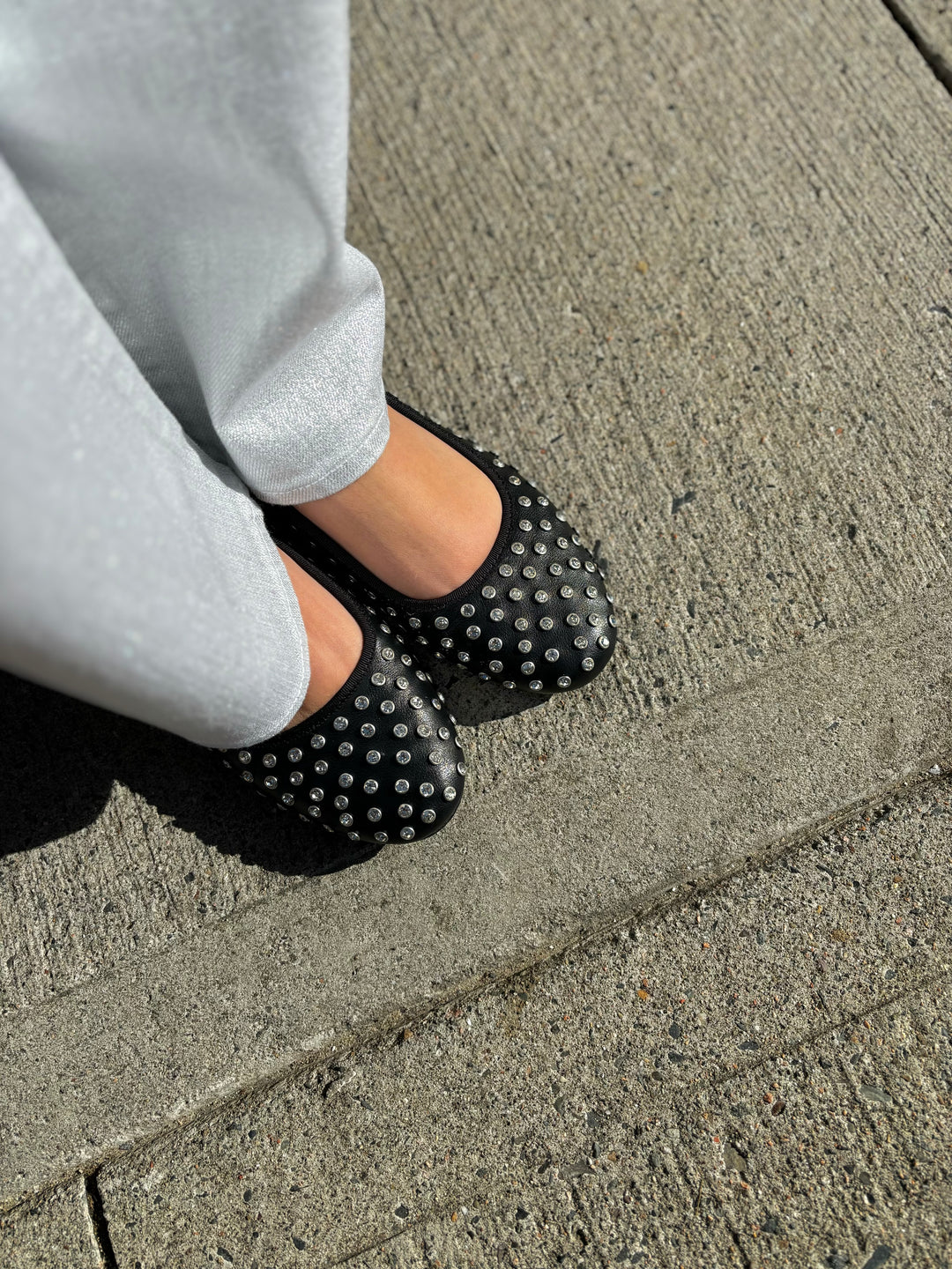 STEVE MADDEN - VINETTA STUDDED MARY-JANE FLAT IN BLACK SYNTHETIC LEATHER