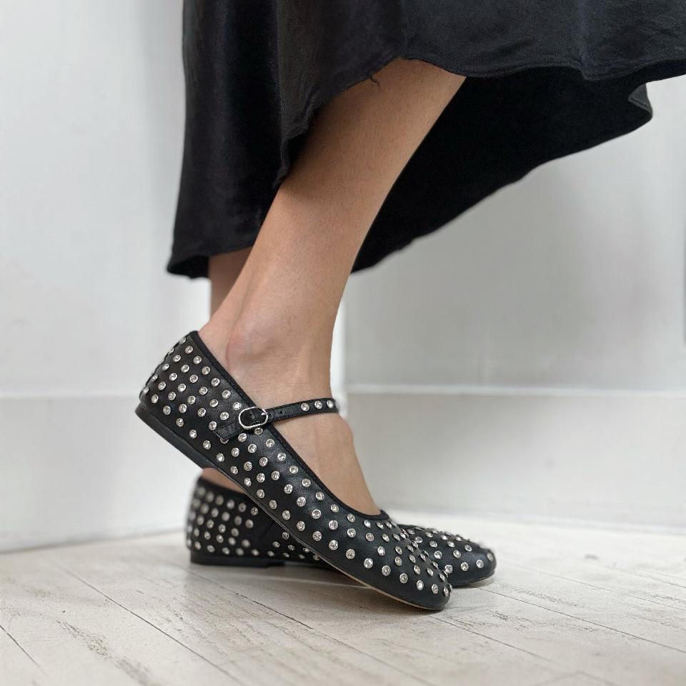 STEVE MADDEN - VINETTA STUDDED MARY-JANE FLAT IN BLACK SYNTHETIC LEATHER