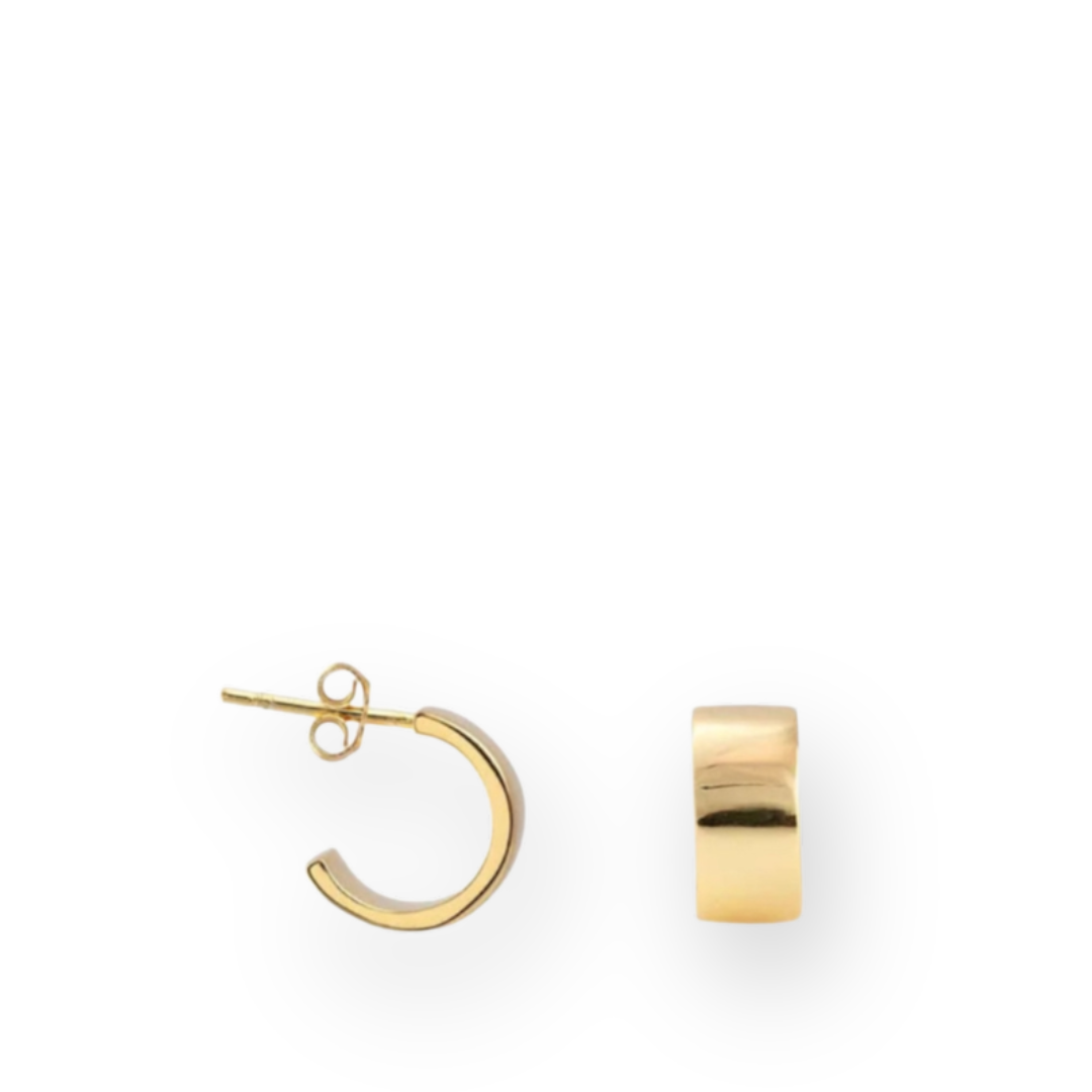 KRIS NATIONS - WIDE HUGGIE HOOP EARRINGS IN 18K GOLD VERMEIL