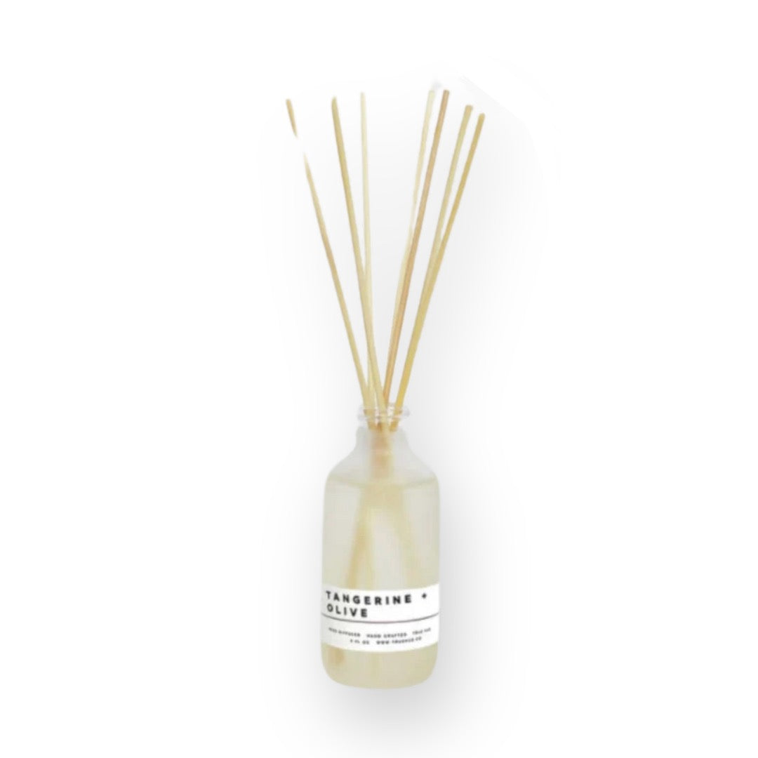 TRUE HUE - REED DIFFUSER IN TANGERINE + OLIVE - 4OZ