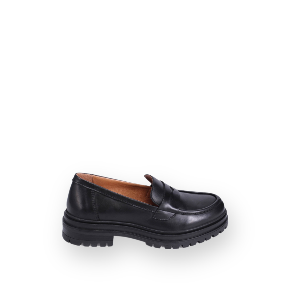 MIZ MOOZ - LEGEND LOAFER IN BLACK LEATHER