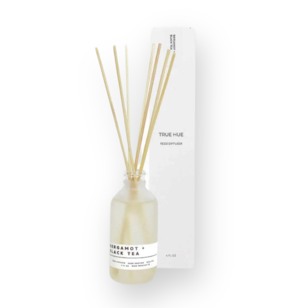 TRUE HUE - REED DIFFUSER IN BERGAMOT + BLACK TEA - 4OZ