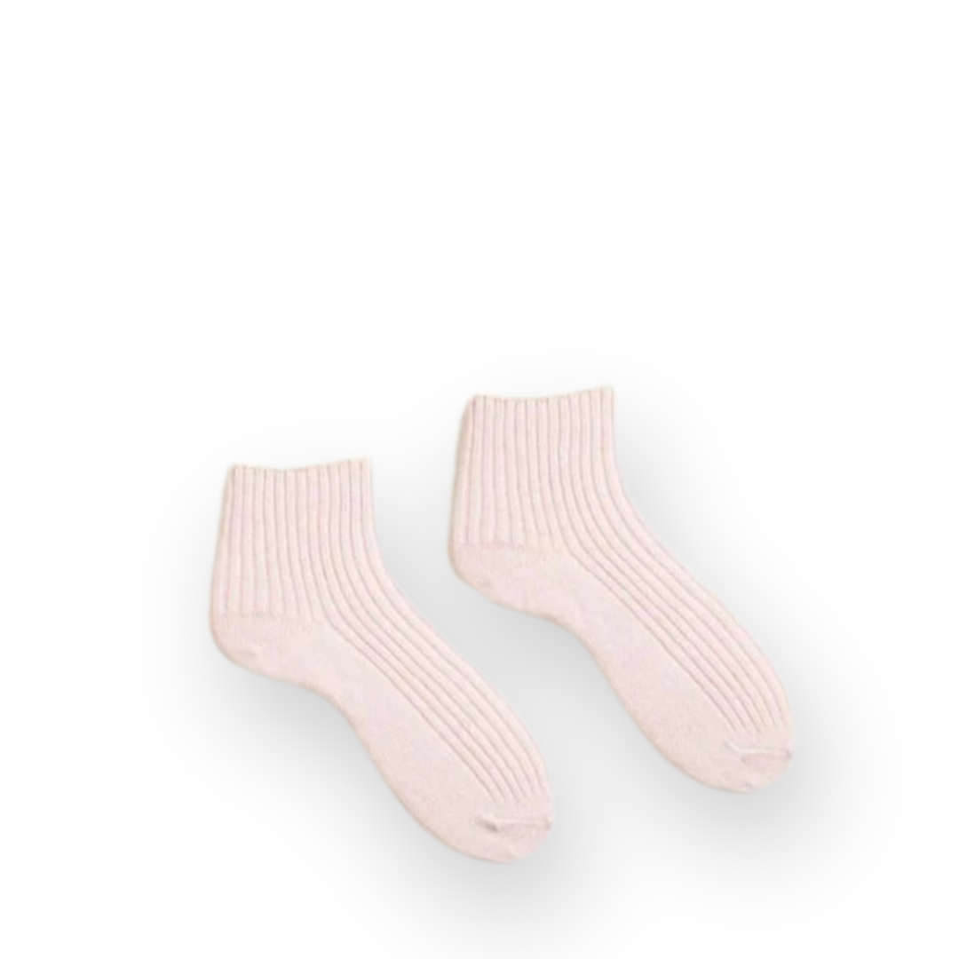 LISA B. - WOMEN'S TIPPED RIB WOOL SHORTIE SOCK IN PALE PINK CASHMERE