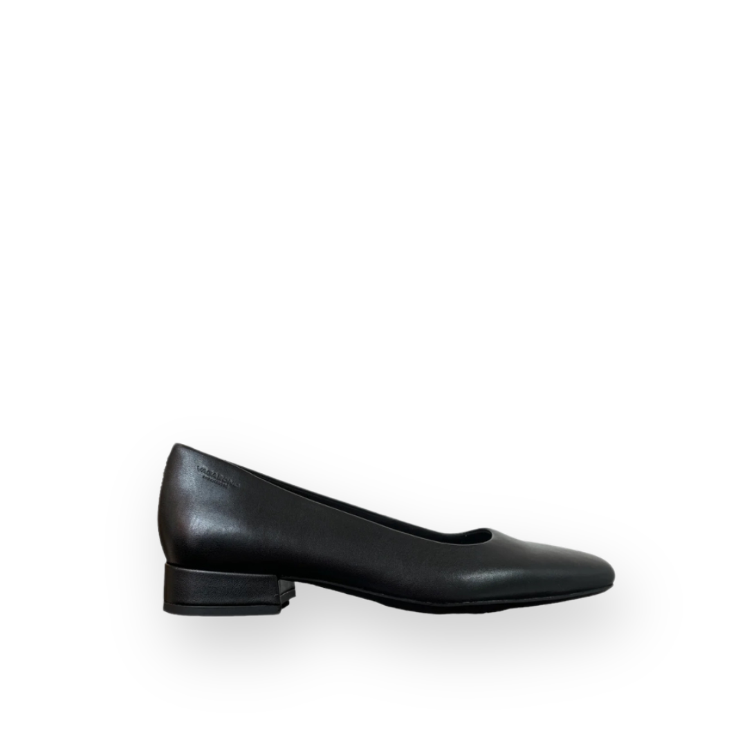 VAGABOND SHOEMAKERS - DEBBI PUMP IN BLACK LEATHER