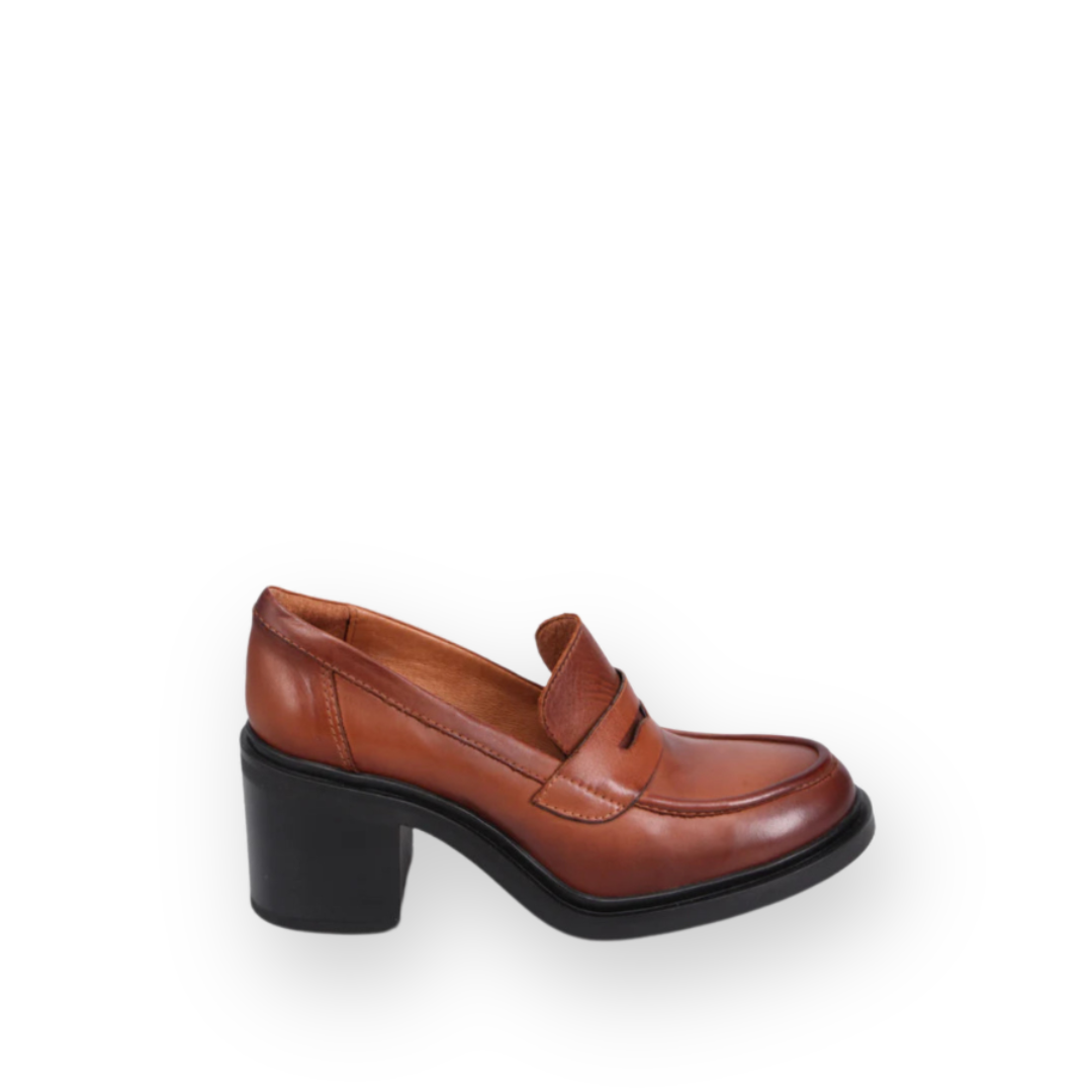 MIZ MOOZ - DAY HEELED LOAFER IN BRANDY ANTIQUE LEATHER