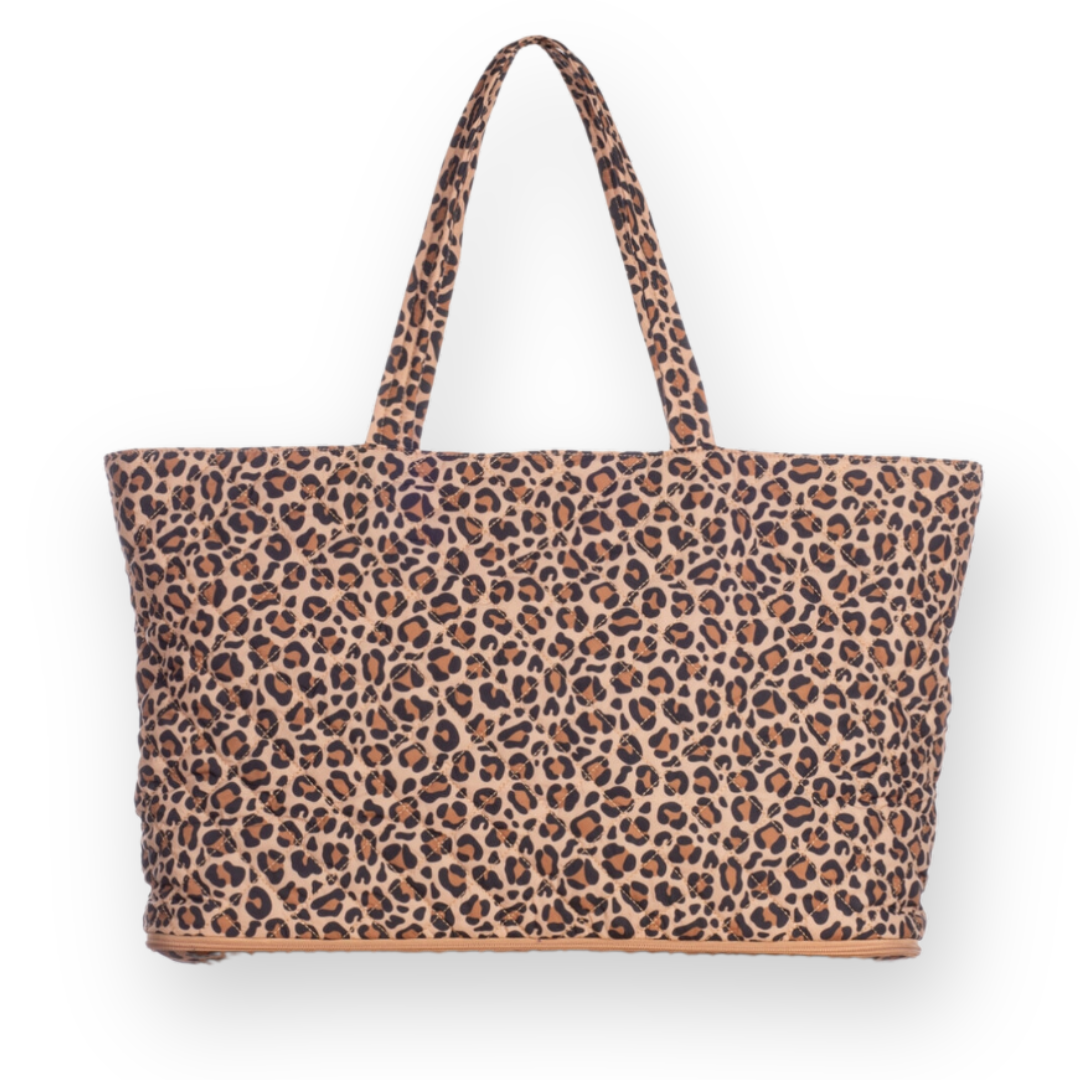 ELA HANDBAGS - QUILTED EXPANDABLE TOTE BAG IN LEOPARD RECYCLED NYLON