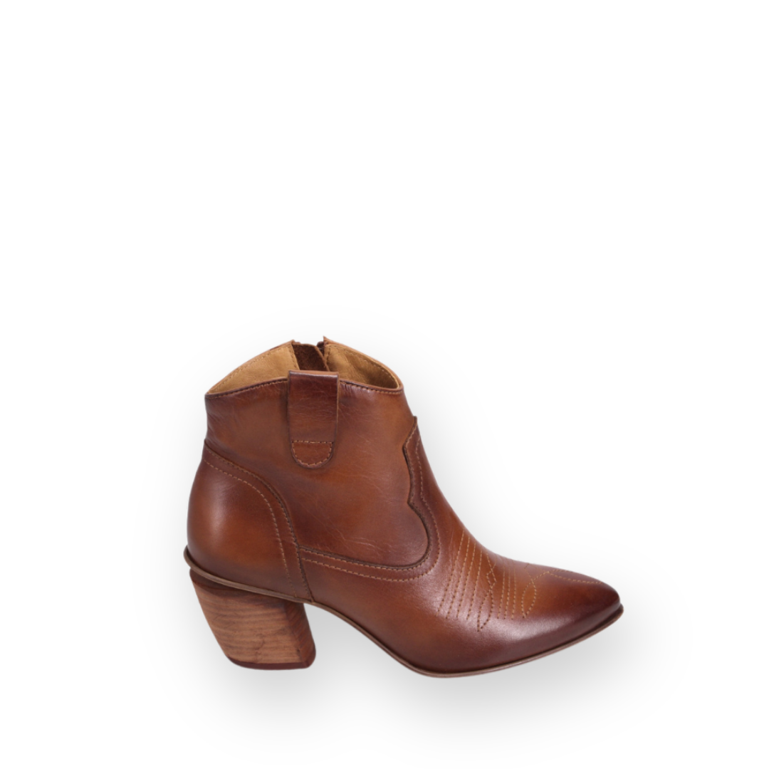 MIZ MOOZ - JINA WESTERN BOOTIE IN BRANDY ANTIQUE LEATHER