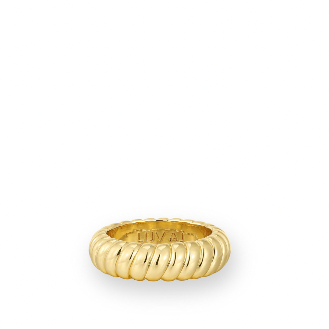 LUV AJ - RIDGED MARBELLA RING IN GOLD