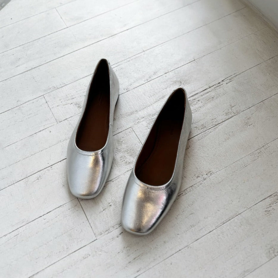 VAGABOND - JOLIN FLAT IN SILVER LEATHER