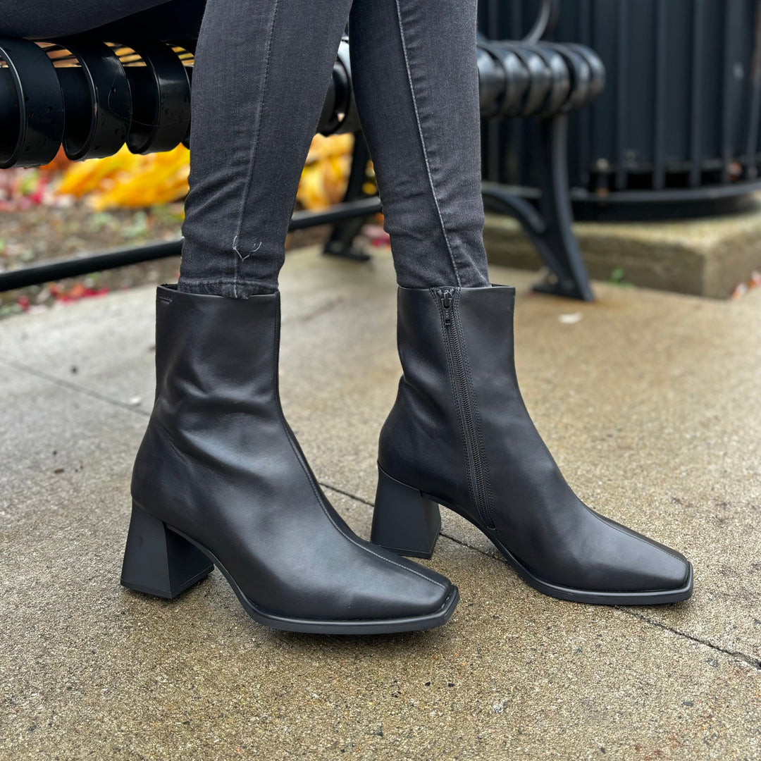 VAGABOND SHOEMAKERS - HEDDA BOOTIE IN BLACK LEATHER