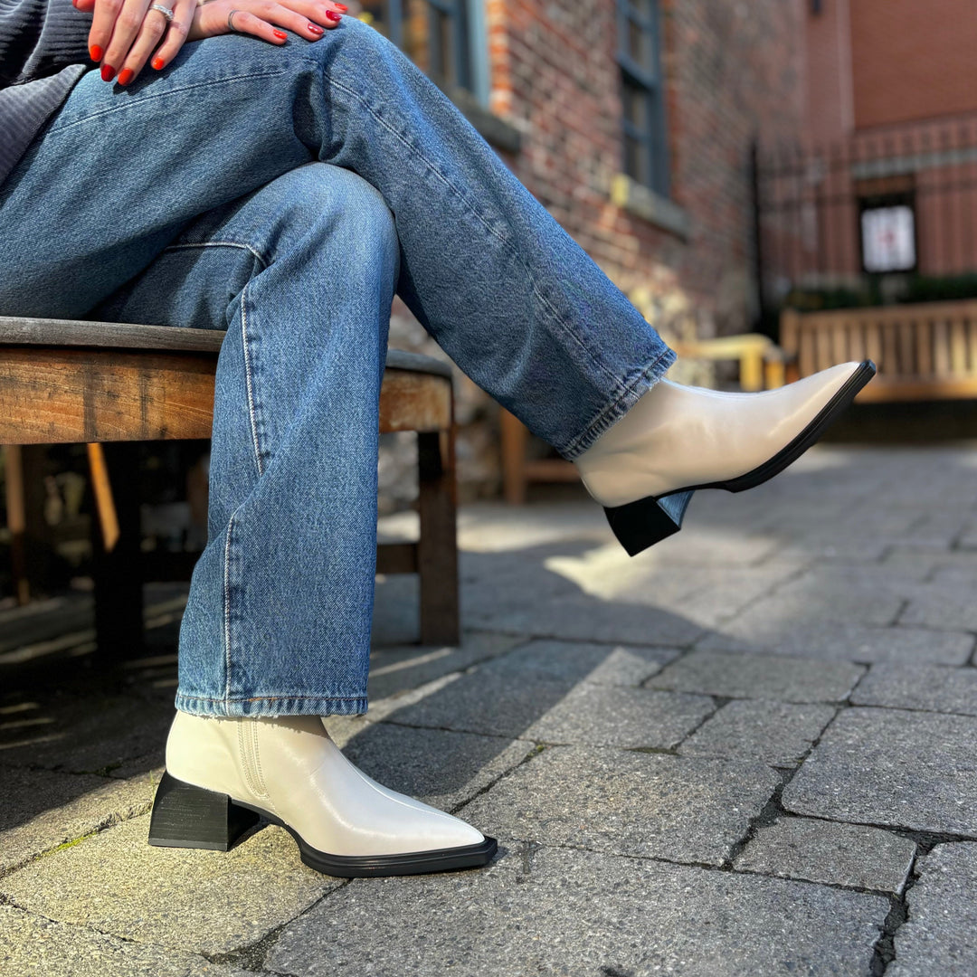 VAGABOND SHOEMAKERS- VIVIAN BOOTIE IN WHITE LEATHER