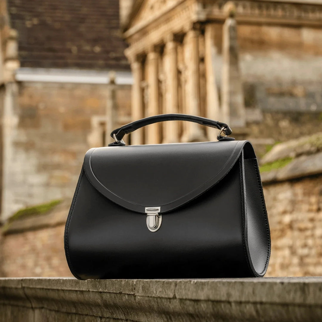 CAMBRIDGE SATCHEL - THE POPPY BAG IN BLACK LEATHER