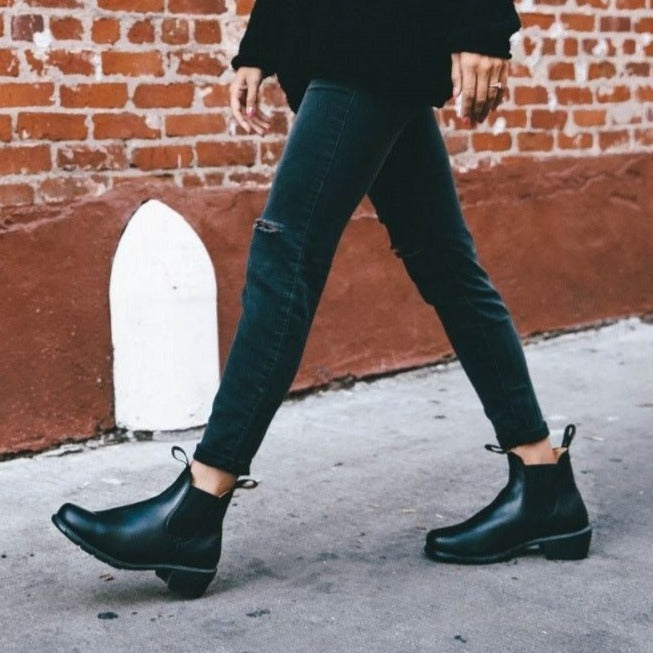 BLUNDSTONE - 1671 WOMEN'S SERIES HEEL BOOT IN BLACK LEATHER