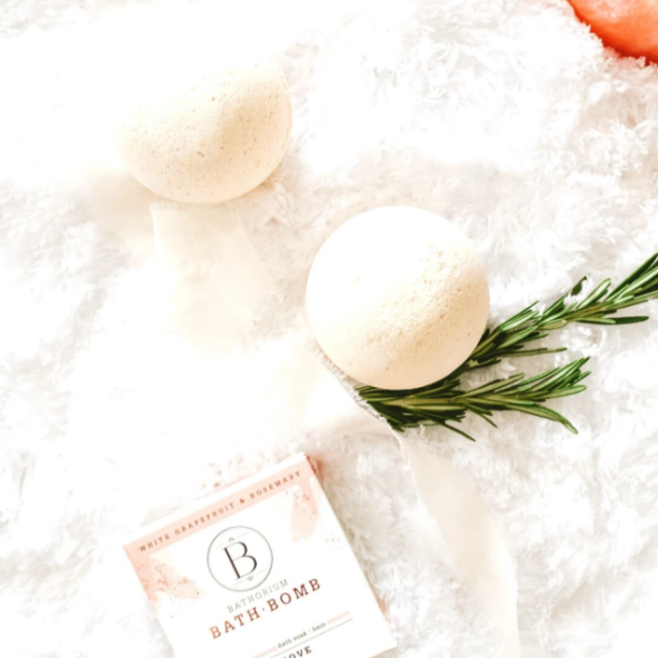 BATHORIUM - BATH BOMB IN POMELO GROVE